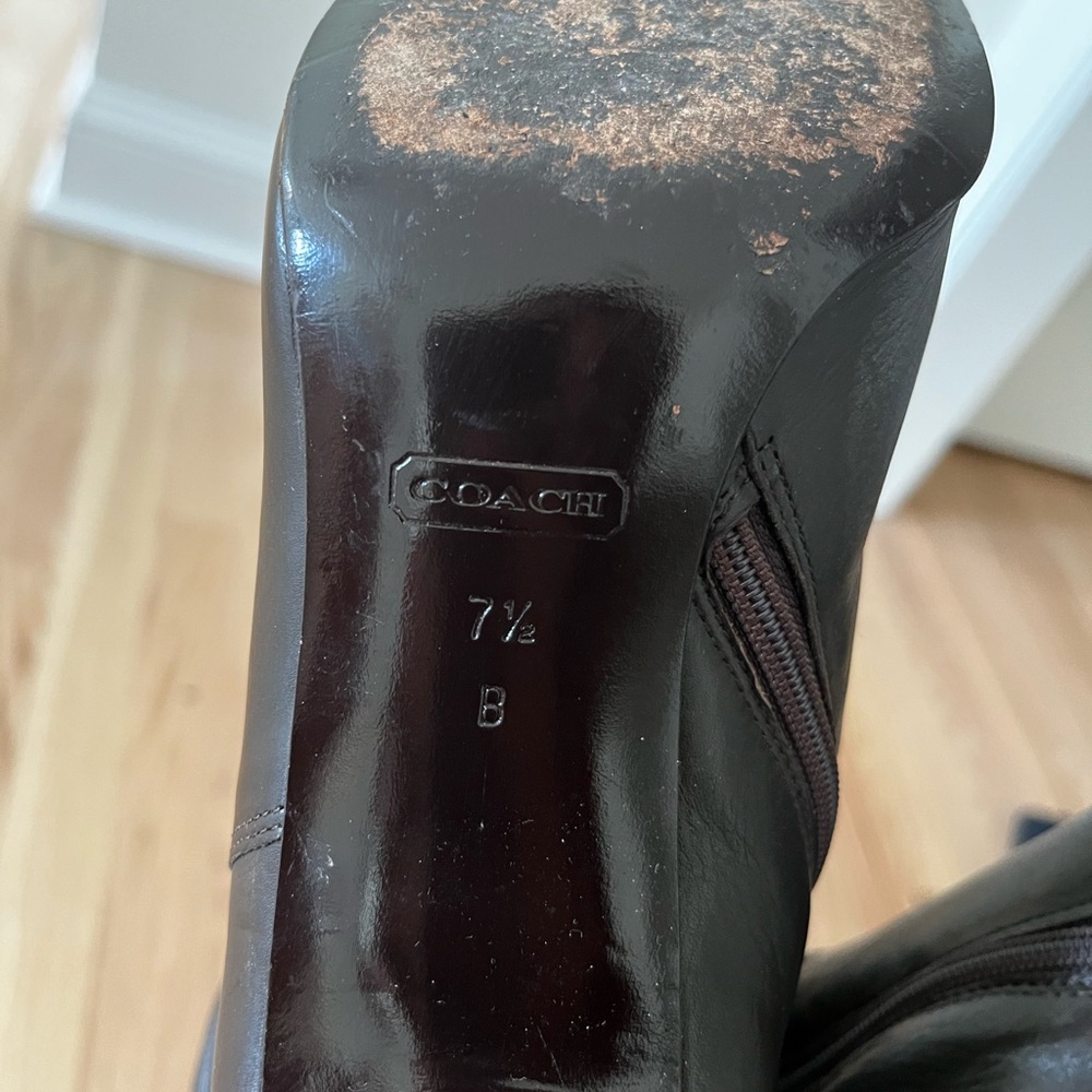 Coach Dark Brown Leather Heeled Boots with Button made in Italy, size 7.5 - Picture 7 of 8